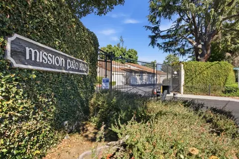 123 Mission Dr, East Palo Alto, CA 94303