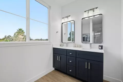 Bath - 3701 Gettysburg Cmn, Fremont, CA 94538 photo 1 of 6