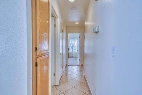 Entry Way - 960 Alhambra St, Soledad, CA 93960 photo 2 of 2