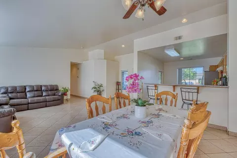 Dining - 960 Alhambra St, Soledad, CA 93960 photo 3 of 4