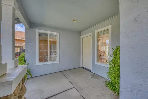 Exterior - 960 Alhambra St, Soledad, CA 93960 photo 2 of 7