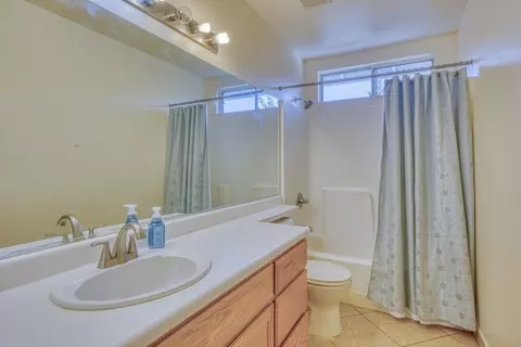 Bath - 960 Alhambra St, Soledad, CA 93960 photo 3 of 3