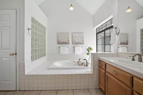 Bath - 4439 Esta Ln, Soquel, CA 95073 photo 6 of 7