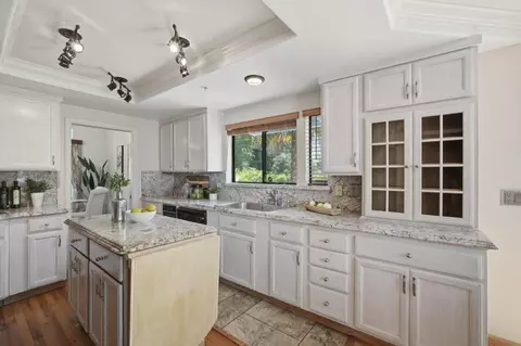 Kitchen - 4439 Esta Ln, Soquel, CA 95073 photo 5 of 7