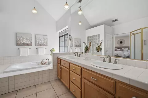 Bath - 4439 Esta Ln, Soquel, CA 95073 photo 5 of 7