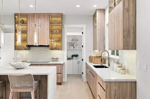 Kitchen - 3373 Beaumont Sq, Mountain View, CA 94040 photo 2 of 5