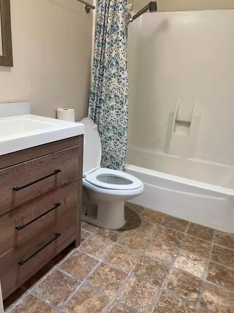 Bath - 492 Dempsey Rd 193, Milpitas, CA 95035 photo 2 of 2