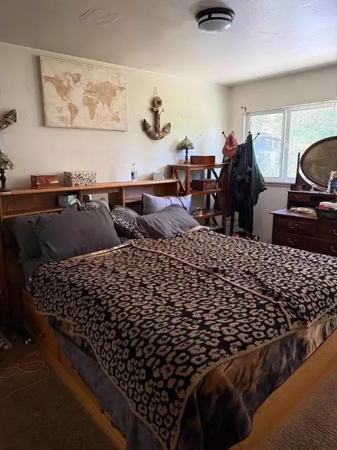 Bedroom - 1352 Redwood Way, Pacifica, CA 94044 photo 2 of 3