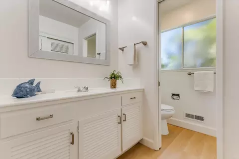 Bath - Kitchener Dr, Sunnyvale, CA 94087 photo 1 of 3
