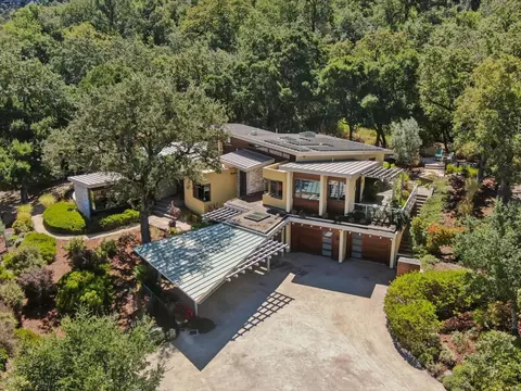 2 Buck Meadow Dr, Portola Valley, CA 94028