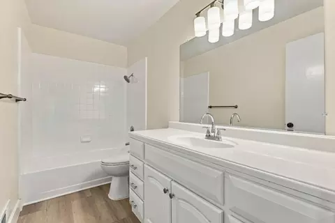 Bath - 726 Muir Dr, Mountain View, CA 94041 photo 3 of 5