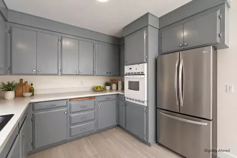Kitchen - 726 Muir Dr, Mountain View, CA 94041 photo 4 of 7