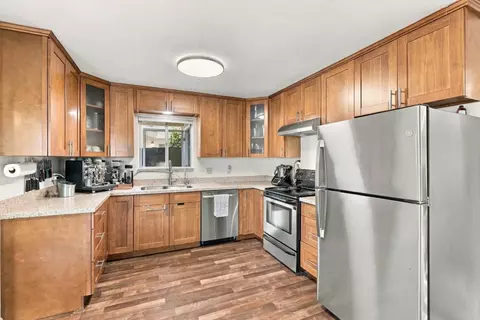 Kitchen - 726 Muir Dr, Mountain View, CA 94041 photo 6 of 7