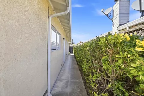 Exterior - 726 Muir Dr, Mountain View, CA 94041 photo 7 of 12