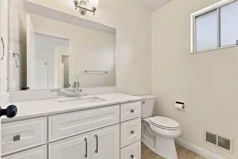 Bath - 726 Muir Dr, Mountain View, CA 94041 photo 1 of 5