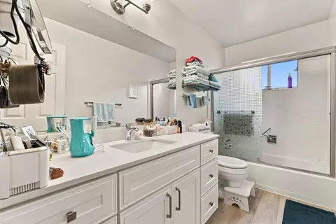 Bath - 726 Muir Dr, Mountain View, CA 94041 photo 5 of 5