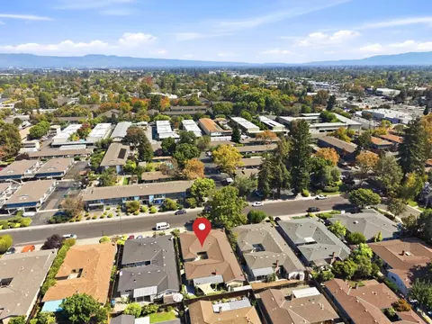 View/Area - 726 Muir Dr, Mountain View, CA 94041 photo 5 of 7