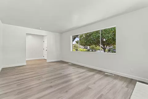 Living - 726 Muir Dr, Mountain View, CA 94041 photo 2 of 14
