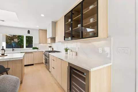 Kitchen - 1600 Don Ct, Mountain View, CA 94040 photo 3 of 6