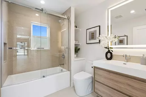 Bath - 1600 Don Ct, Mountain View, CA 94040 photo 3 of 3