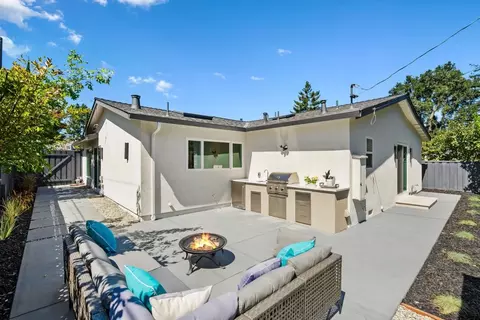 Exterior - 1600 Don Ct, Mountain View, CA 94040 photo 2 of 8