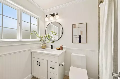Bath - 1005 Iris Ave, Sunnyvale, CA 94086 photo 4 of 5