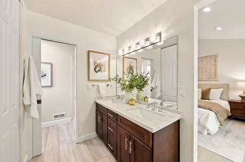 Bath - 1005 Iris Ave, Sunnyvale, CA 94086 photo 1 of 5