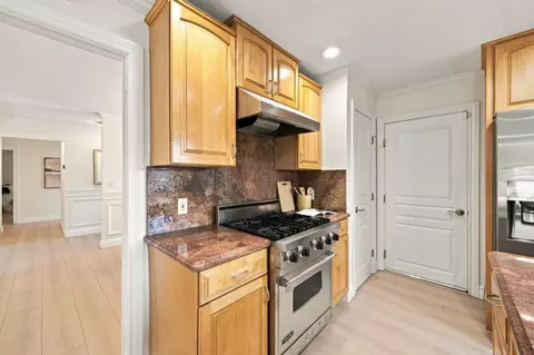 Kitchen - 1005 Iris Ave, Sunnyvale, CA 94086 photo 6 of 8