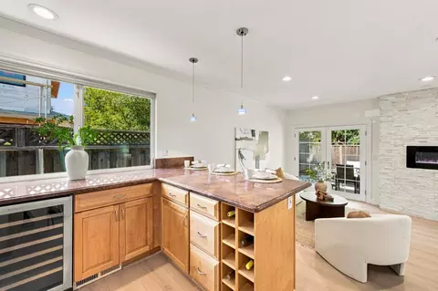 Kitchen - 1005 Iris Ave, Sunnyvale, CA 94086 photo 7 of 8