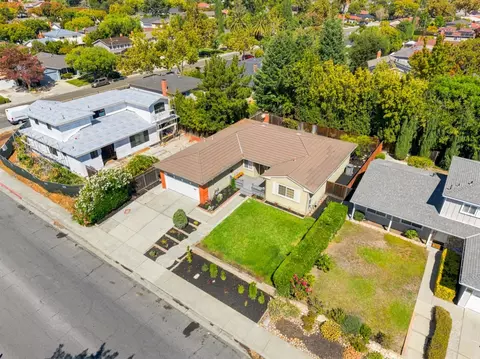 View/Area - 1005 Iris Ave, Sunnyvale, CA 94086 photo 1 of 4