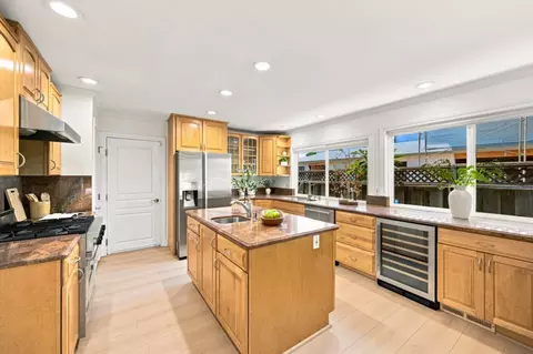 Kitchen - 1005 Iris Ave, Sunnyvale, CA 94086 photo 2 of 8