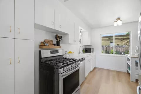 Kitchen - 2843 Rustic Dr, San Jose, CA 95124 photo 3 of 4