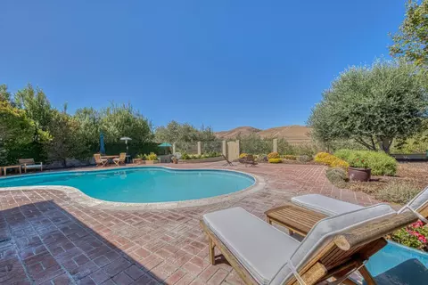 Exterior - 22305 Davenrich St, Salinas, CA 93908 photo 3 of 7
