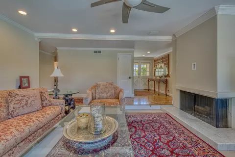 Living - 22305 Davenrich St, Salinas, CA 93908 photo 1 of 3