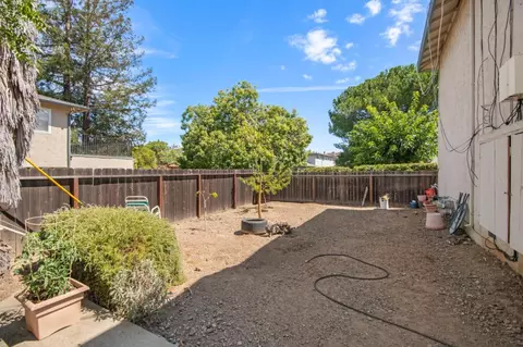 Exterior - 2813 Joseph Ave, San Jose, CA 95124 photo 7 of 8