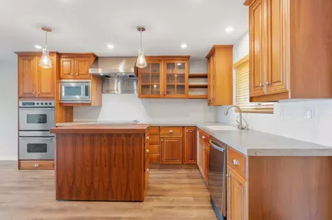 250 Forest Ridge Rd 42, Monterey, CA 93940