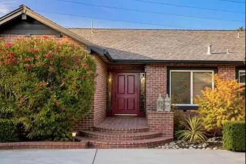 12498 Sumner Dr, Saratoga, CA 95070