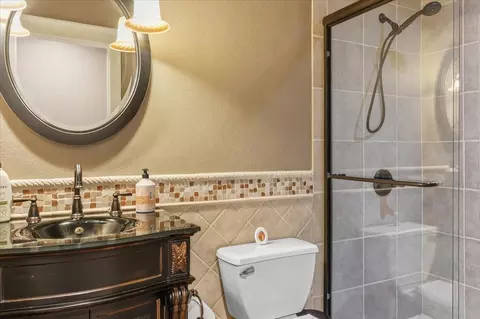 Bath - 14921 Donner Dr, San Jose, CA 95124 photo 1 of 4
