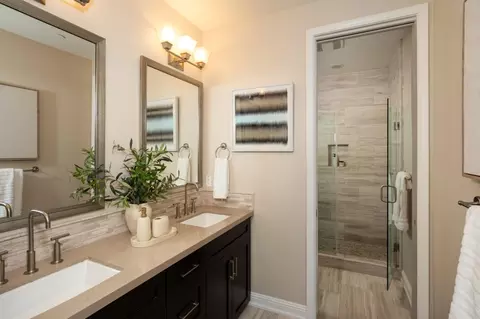 Bath - 104 Evandale Ave, Mountain View, CA 94043 photo 2 of 4