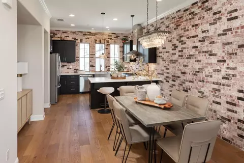 Dining - 104 Evandale Ave, Mountain View, CA 94043 photo 1 of 2