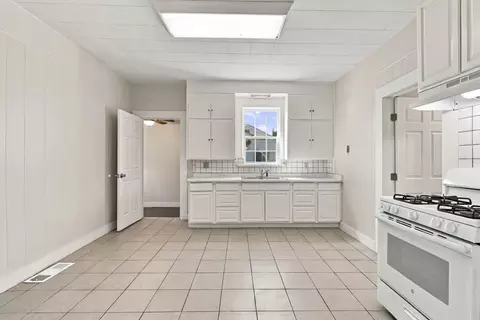 Kitchen - West Ave, Gustine, CA 95322 photo 1 of 3