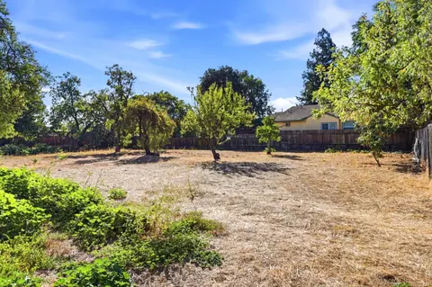 Exterior - 7522 Chestnut St, Gilroy, CA 95020 photo 8 of 11