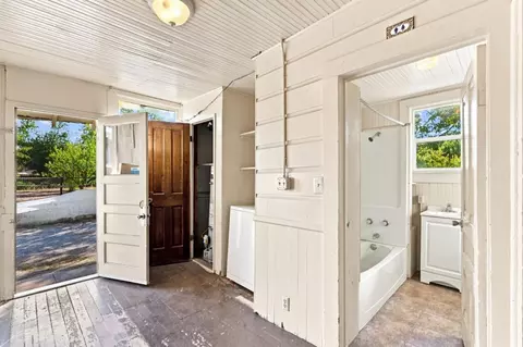 Entry Way - 7522 Chestnut St, Gilroy, CA 95020 photo 1 of 1