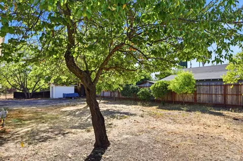 Exterior - 7522 Chestnut St, Gilroy, CA 95020 photo 6 of 11