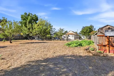 Exterior - 7522 Chestnut St, Gilroy, CA 95020 photo 7 of 11