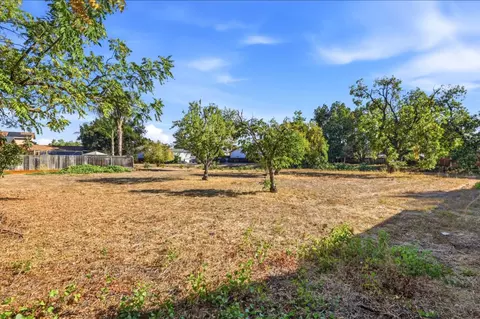 Exterior - 7522 Chestnut St, Gilroy, CA 95020 photo 10 of 11
