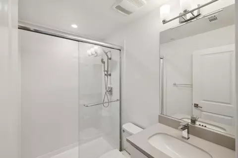 Bath - 1373 W Middlefield Rd, Mountain View, CA 94043 photo 4 of 5