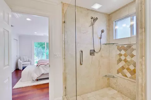 Bath - 10531 Madera Dr, Cupertino, CA 95014 photo 5 of 7