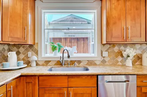 Kitchen - 10531 Madera Dr, Cupertino, CA 95014 photo 7 of 8