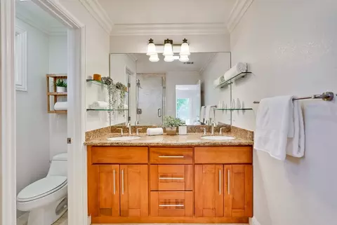 Bath - 10531 Madera Dr, Cupertino, CA 95014 photo 4 of 7